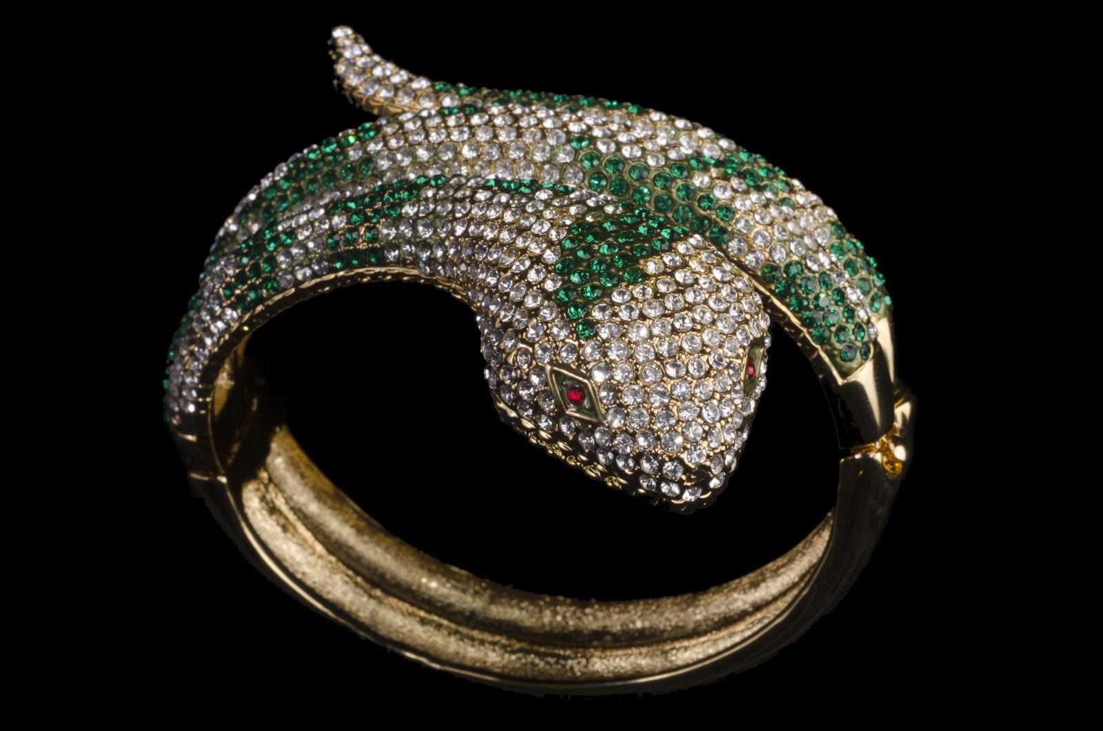 ANELLO SERPENTE, COSA RAPPRESENTA E COME INDOSSARLO