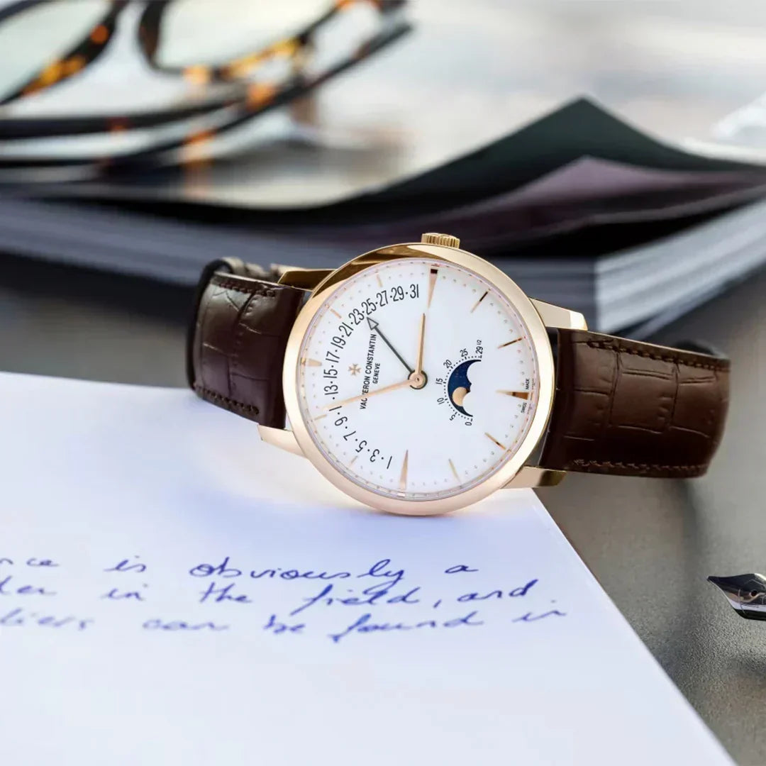 Orologio con fasi lunari: cos'è, funzione e come regolarlo