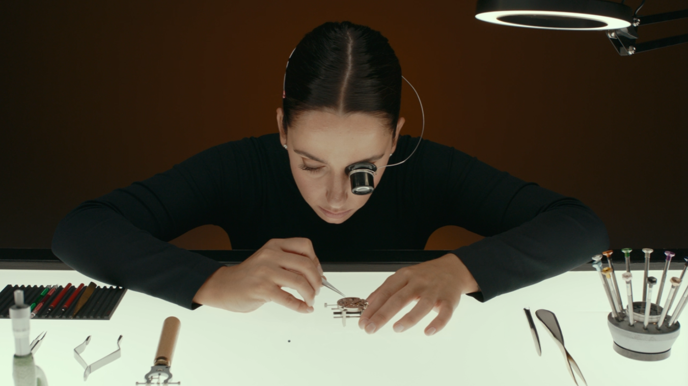 Come regolare un orologio da polso: guida per ogni tipologia