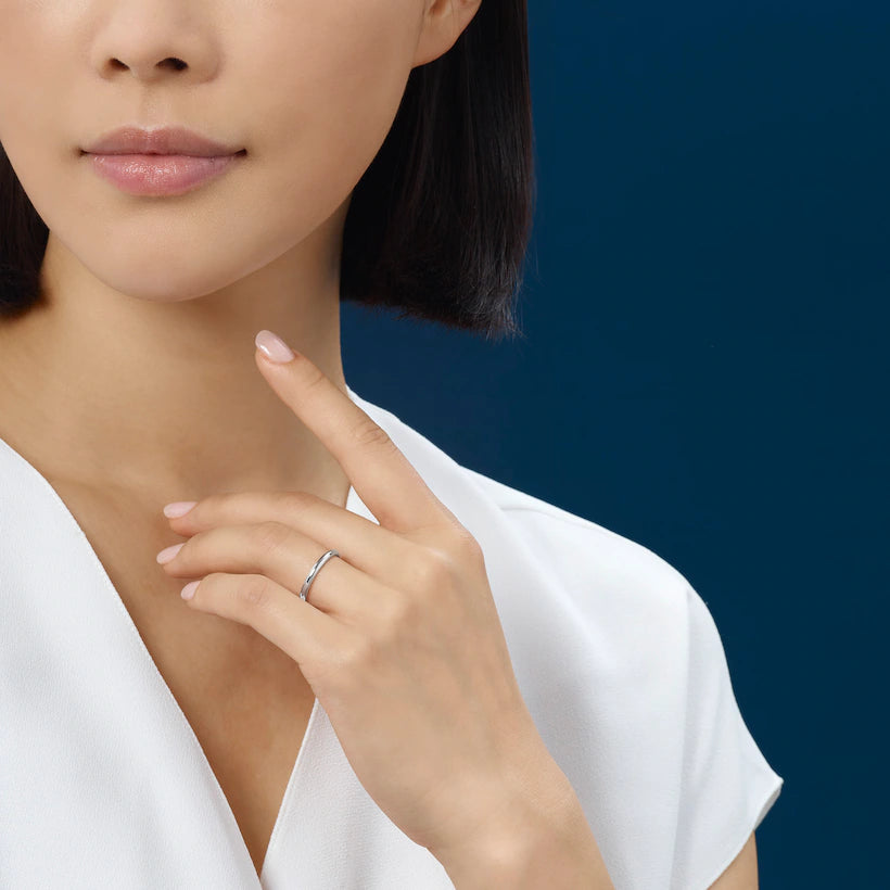Ring in platinum Les Éternelles de Chaumet wedding band Chaumet