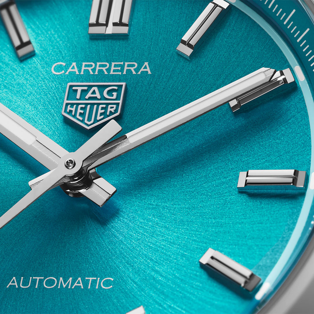 Watch in steel Carrera Date Tag heuer