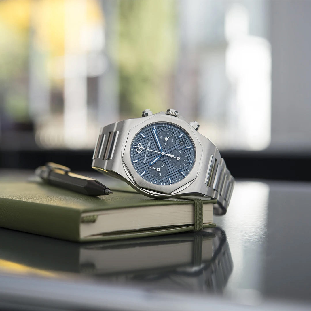Orologio in acciaio Laureato Chronograph Girard perregaux