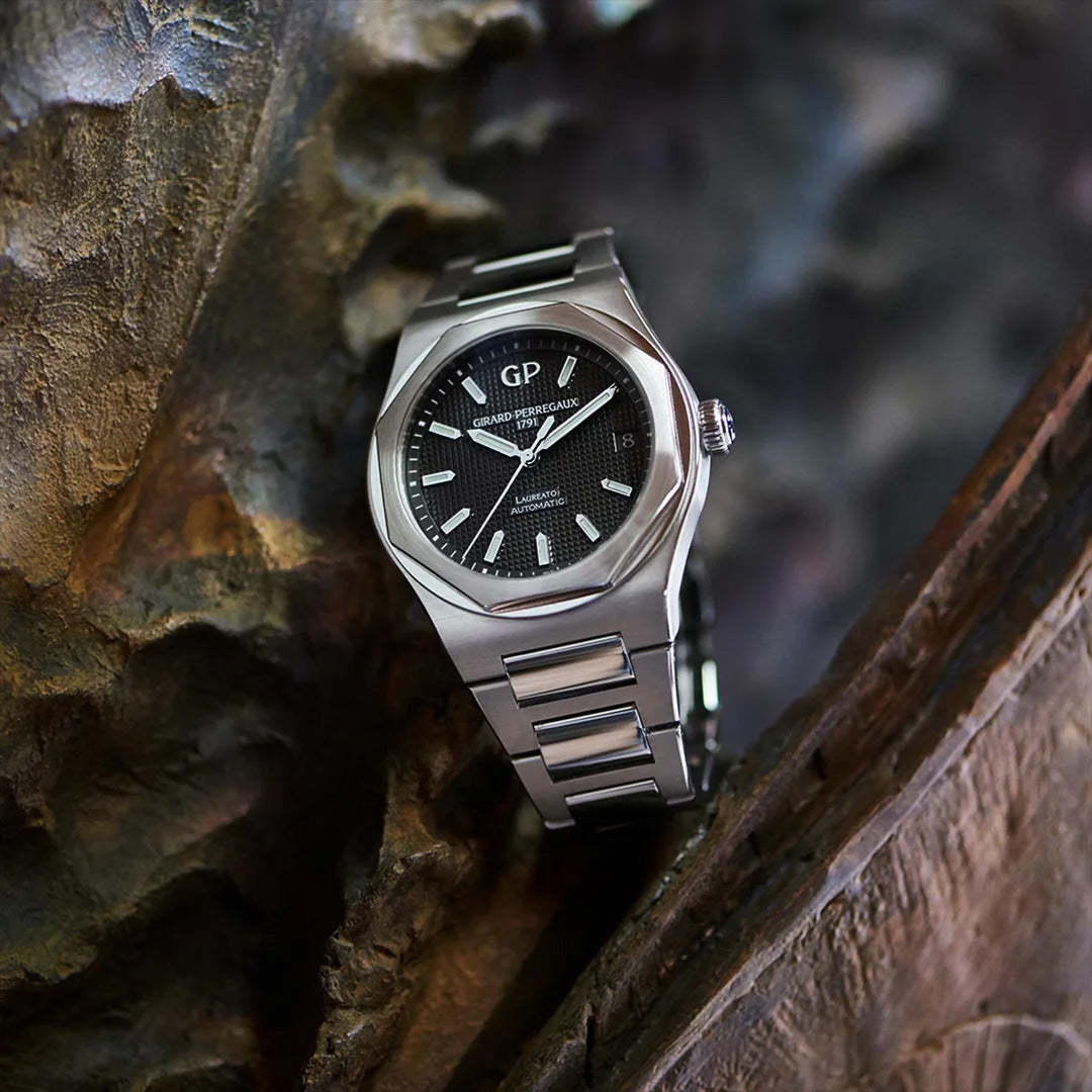 Watch in steel Laureato Girard perregaux