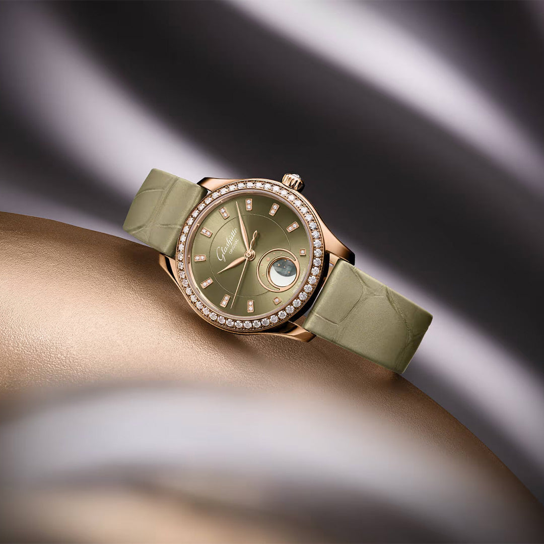 Watch in rose gold Serenade Luna Glashutte original