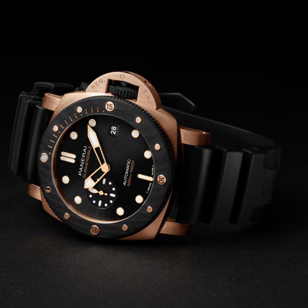 Orologio in carbonio e oro rosa Submersible QuarantaQuattro Goldtech™ OroCarbo Panerai