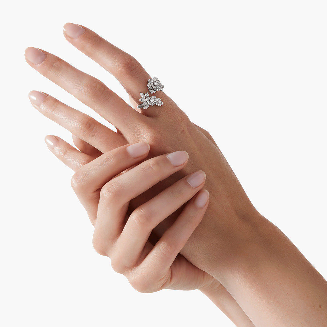 Gioiello in oro bianco Anello Rose Piaget