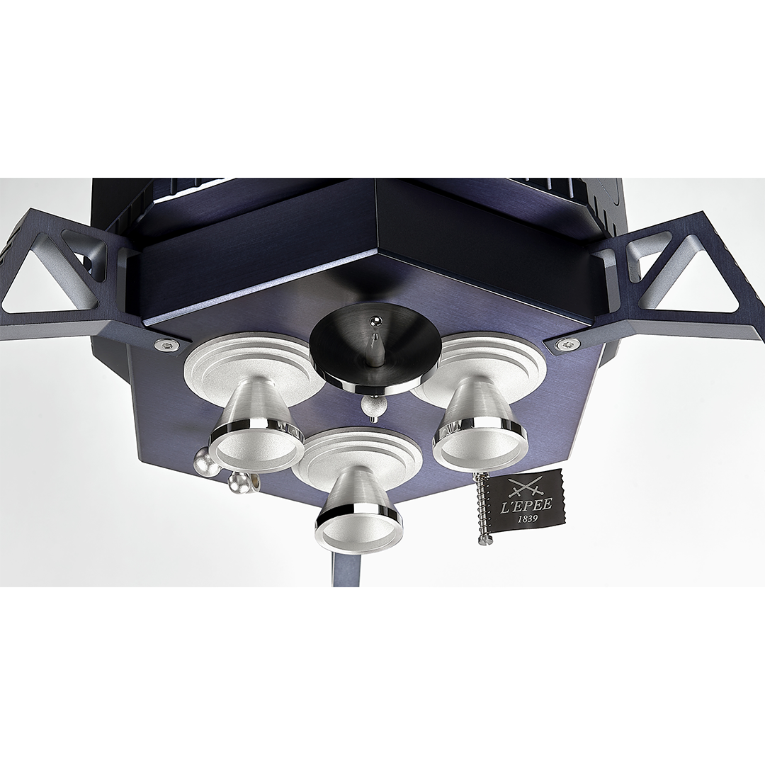 Table clock in brass and palladium Space Clock L epee