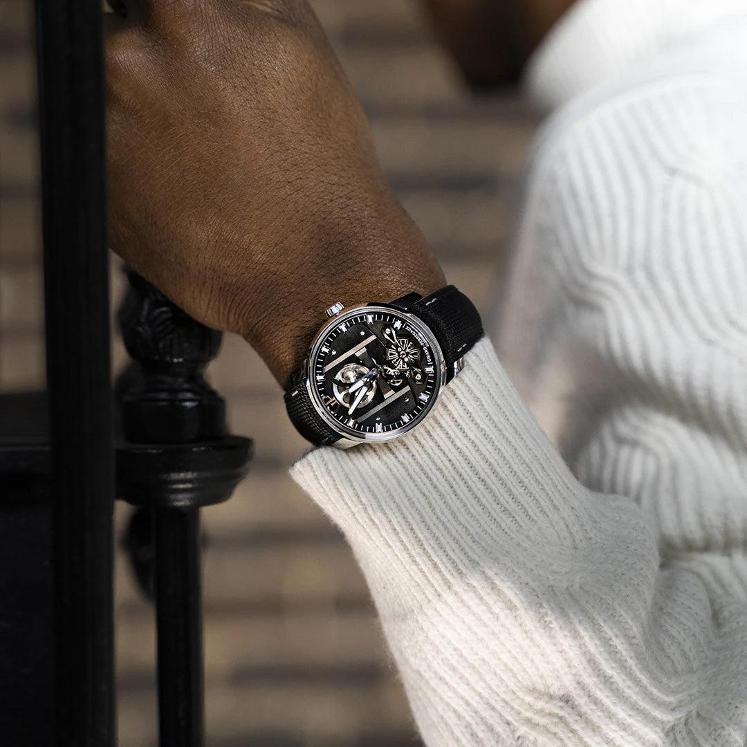 Watch in steel Bridges Free Bridge Girard perregaux