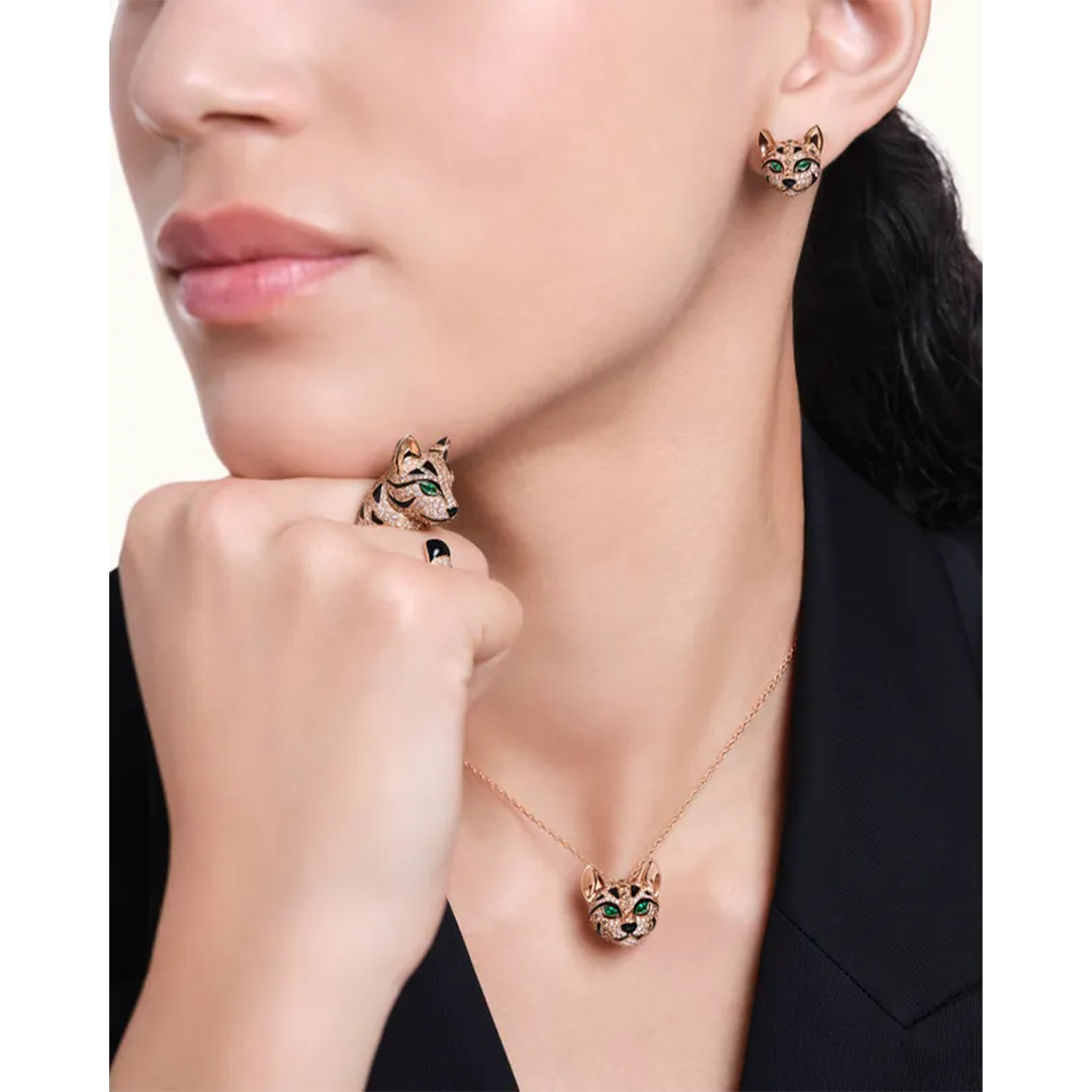 Gioiello in oro rosa Fuzzy, l'anello gatto leopardo Boucheron