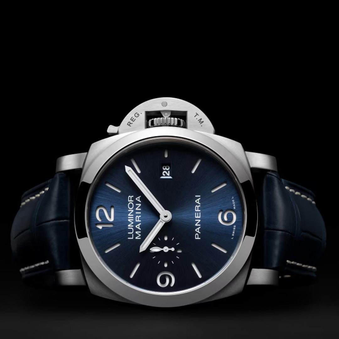 Watch in steel Luminor Marina Panerai