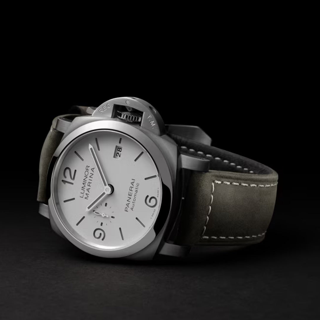 Watch in steel Luminor Marina Panerai