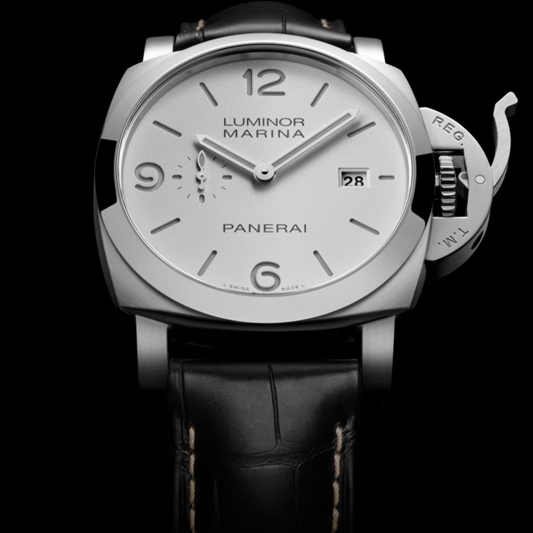 Watch in steel Luminor Marina Panerai