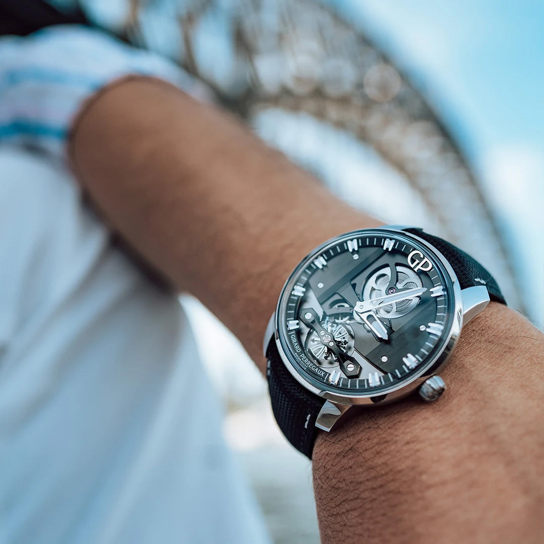 Watch in steel Bridges Free Bridge Girard perregaux