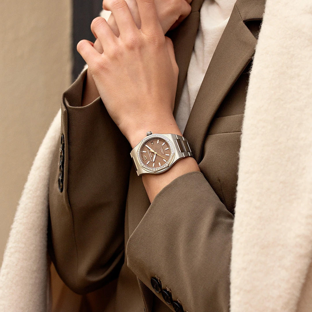 Watch in steel Laureato Girard perregaux