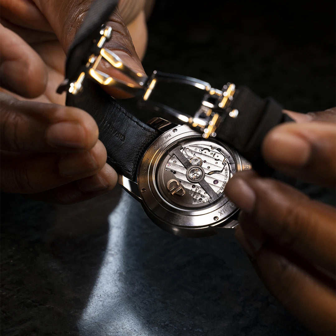 Watch in steel Bridges Free Bridge Girard perregaux