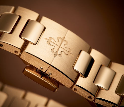 Watch in rose gold Nautilus Patek philippe