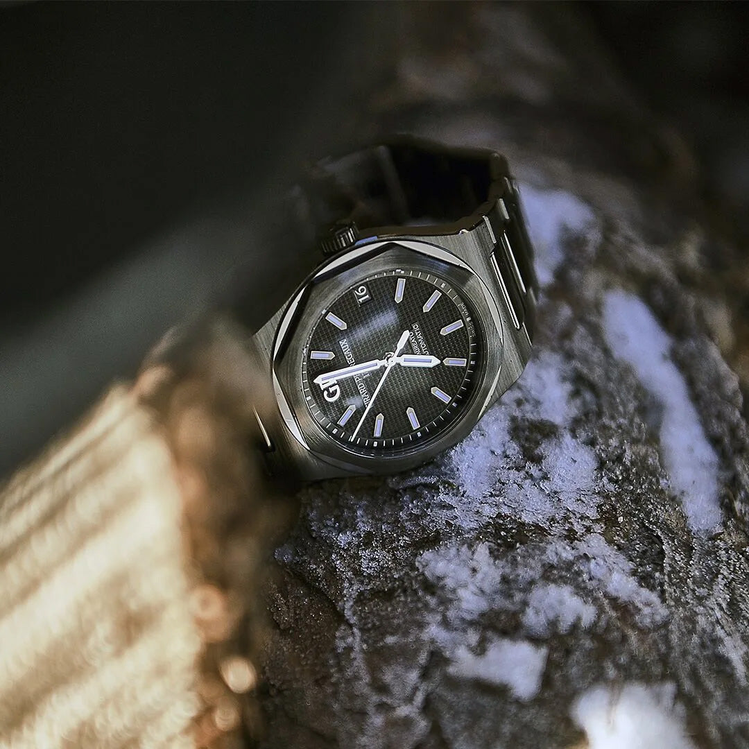 Watch in black ceramic Laureato Girard perregaux