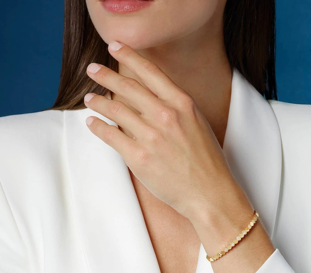 Bracelet in yellow gold Bee de Chaumet Bracelet Chaumet