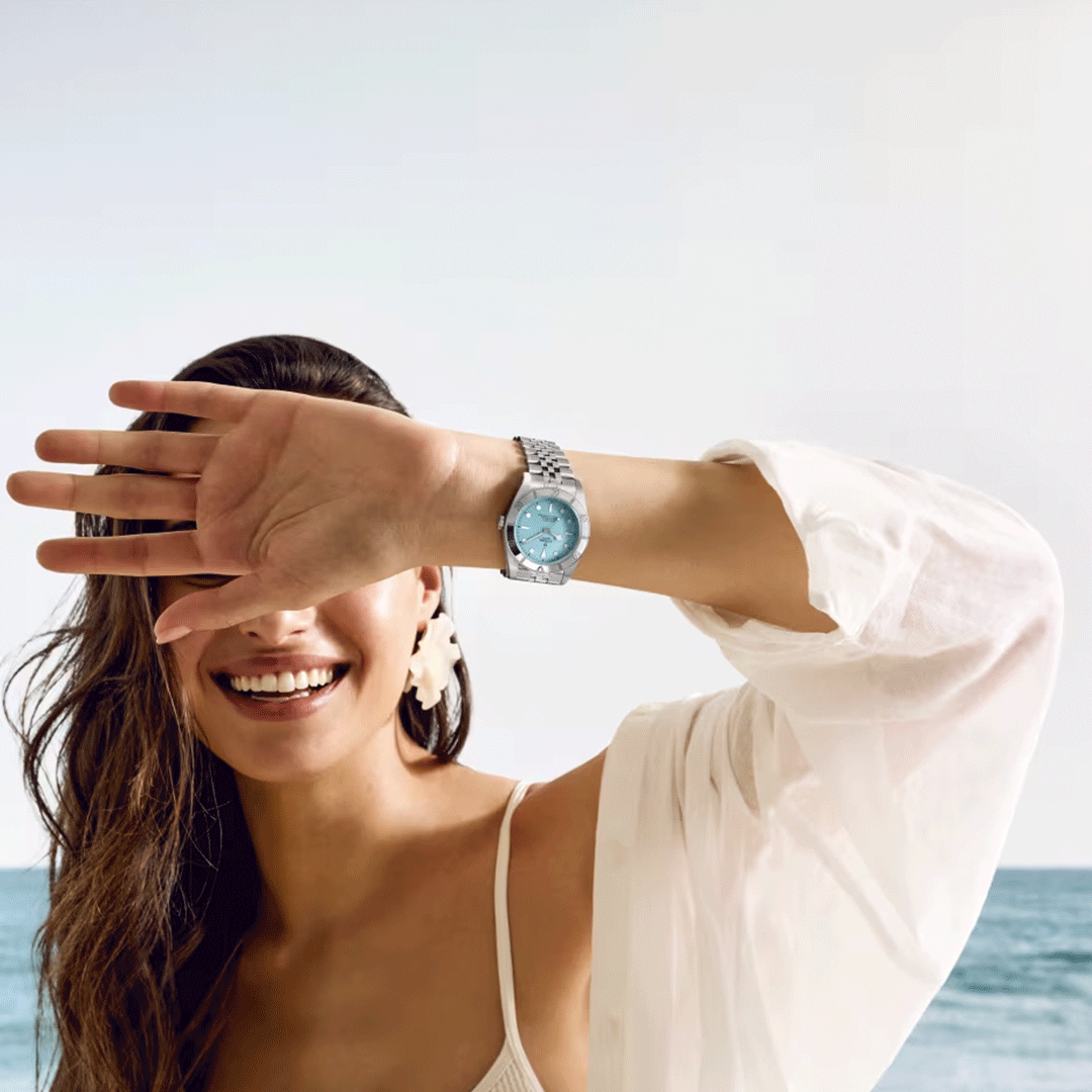 Watch in steel Black Bay 54 