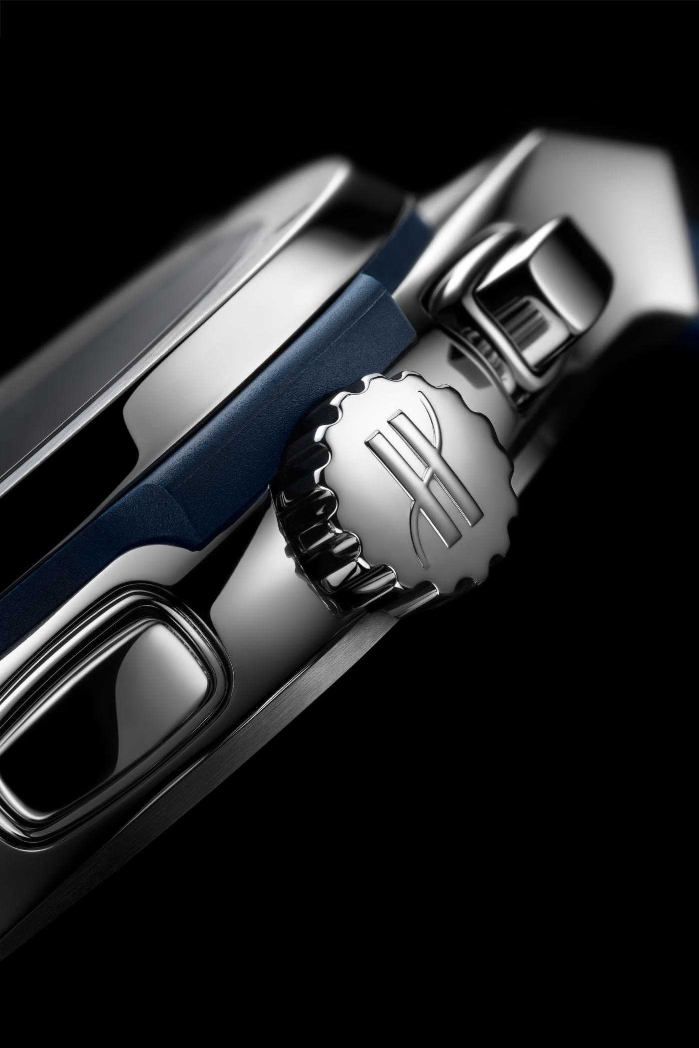 Watch in titanium Classic Fusion Chronograph Titanium Blue Hublot