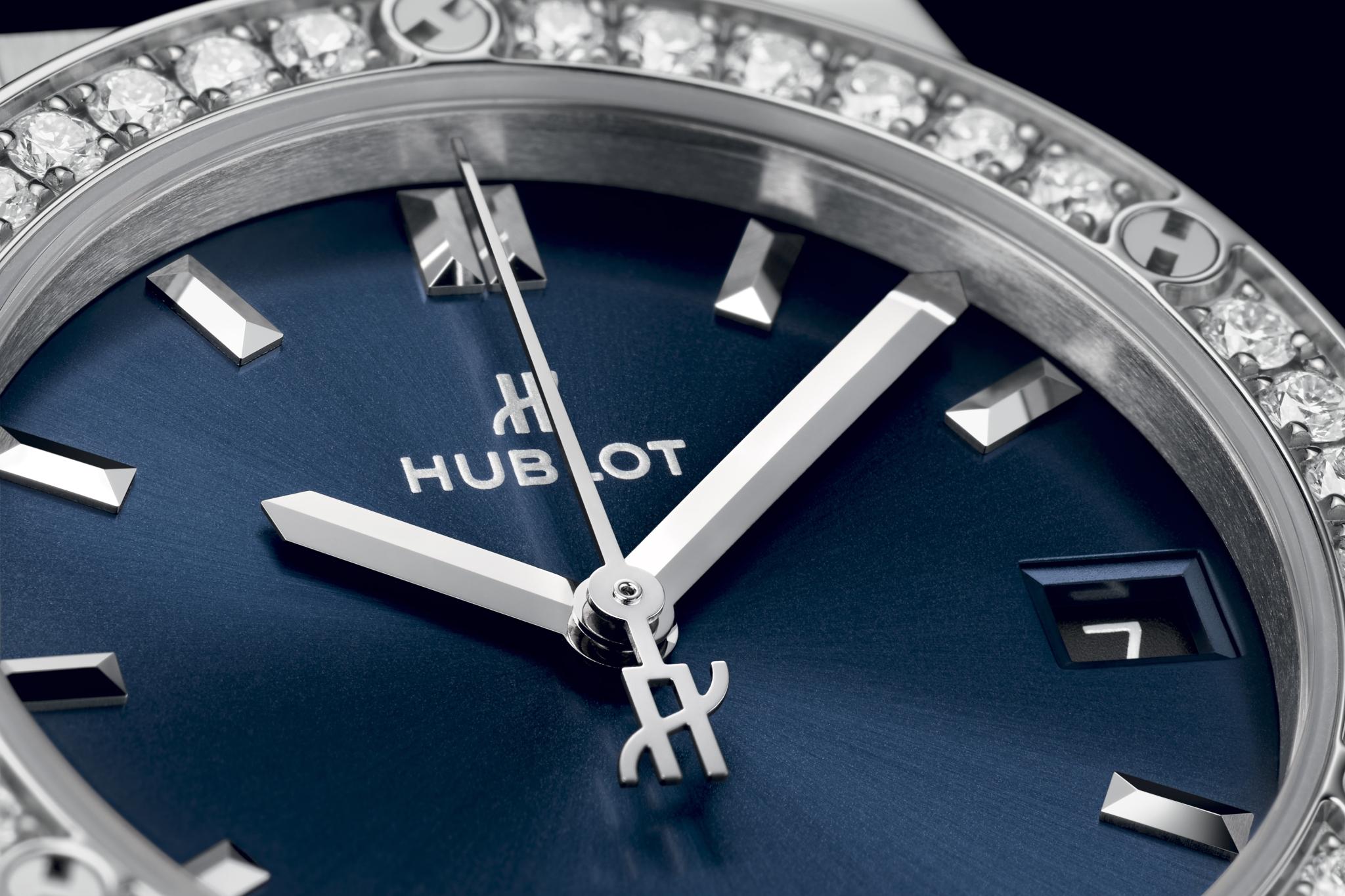 Watch in titanium Classic Fusion Titanium Blue Diamonds Hublot