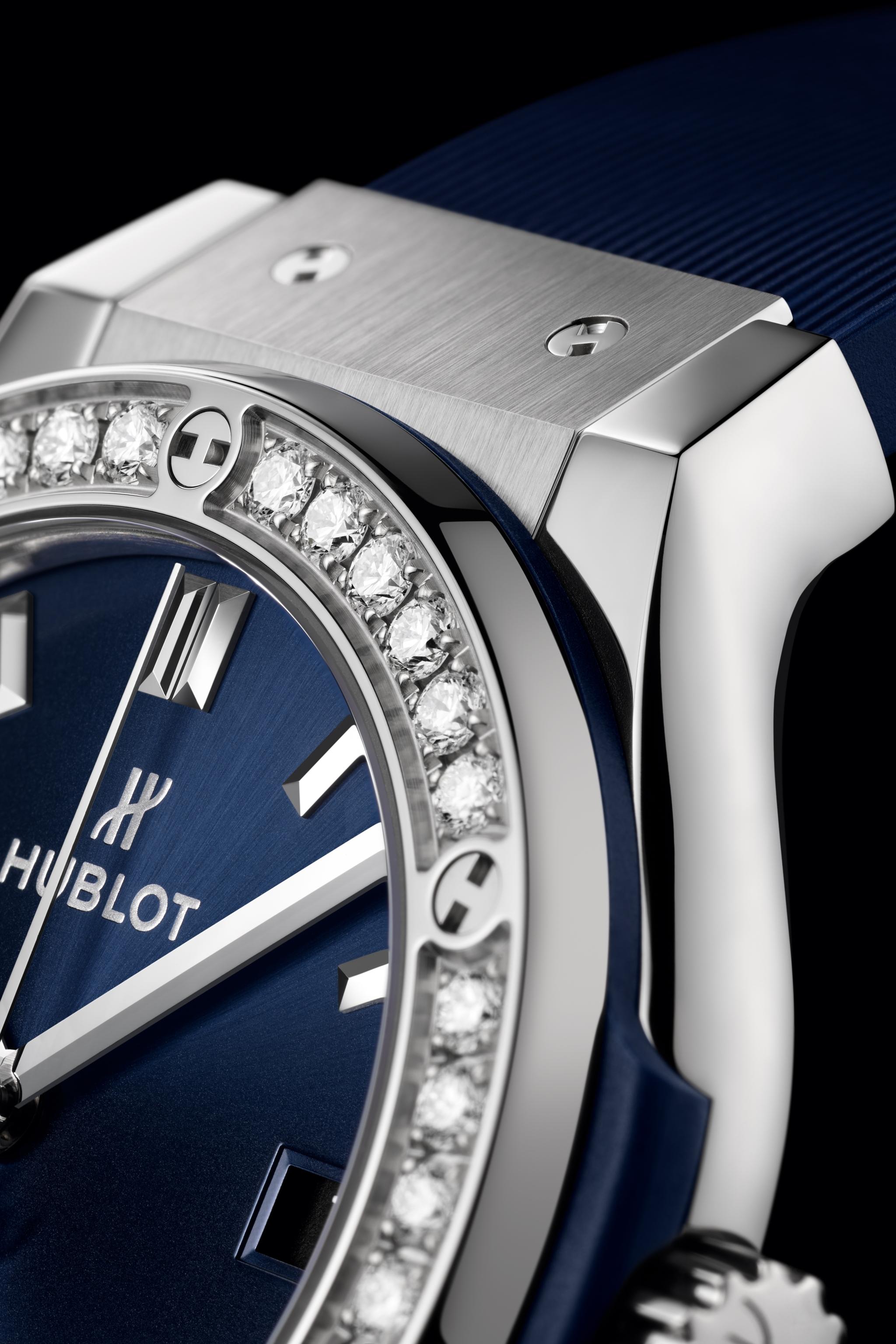 Watch in titanium Classic Fusion Titanium Blue Diamonds Hublot