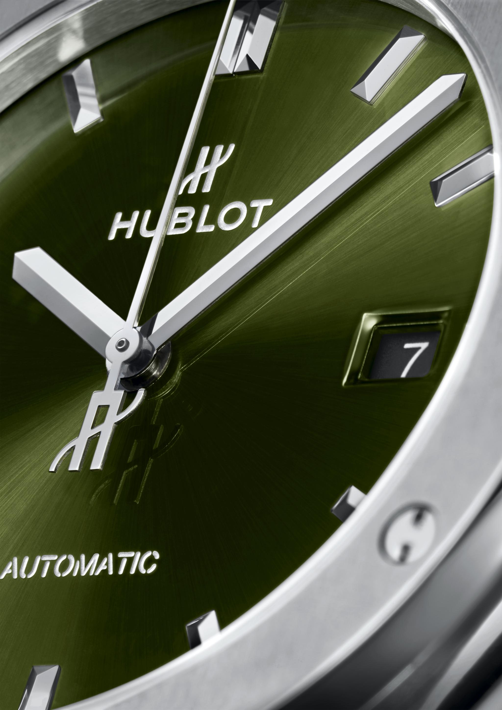 Watch in titanium Classic Fusion Titanium Green Hublot
