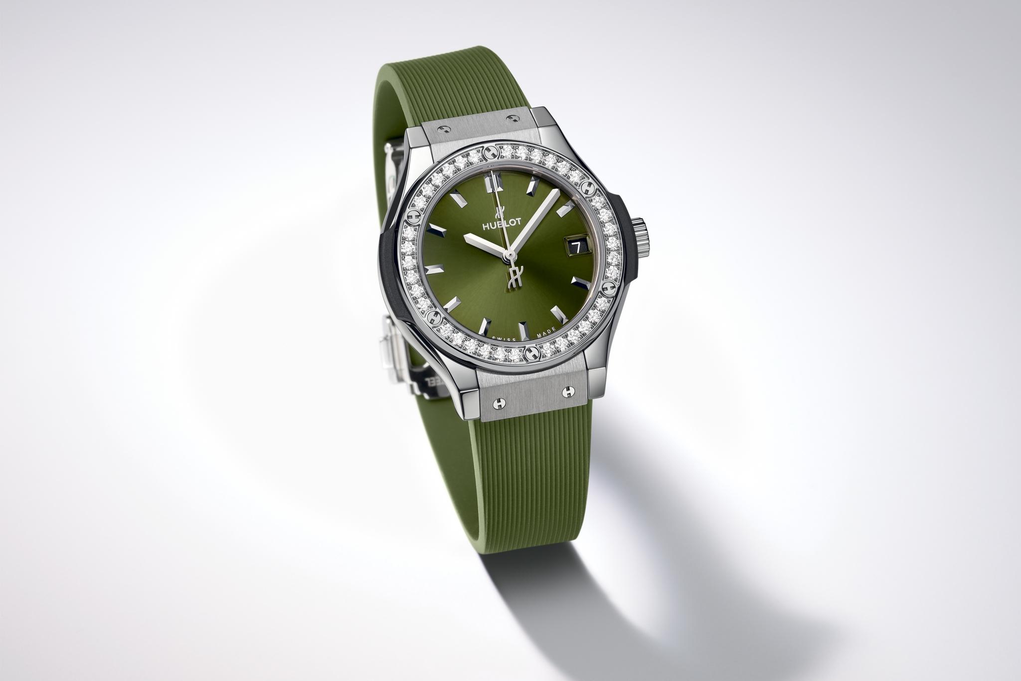 Watch in titanium Classic Fusion Titanium Green Diamonds Hublot