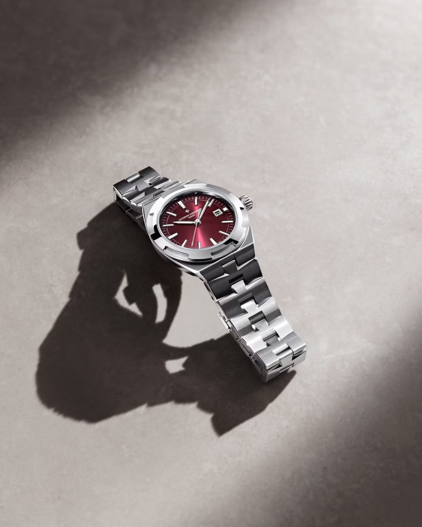 Watch in steel Overseas Automatic Vacheron constantin