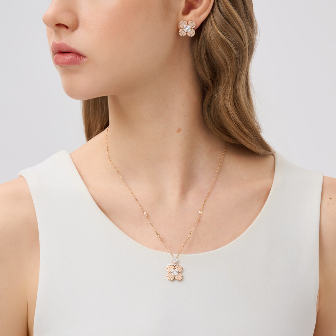 Gioiello in rose gold Rose gold pendant necklace with diamonds Pisa diamanti