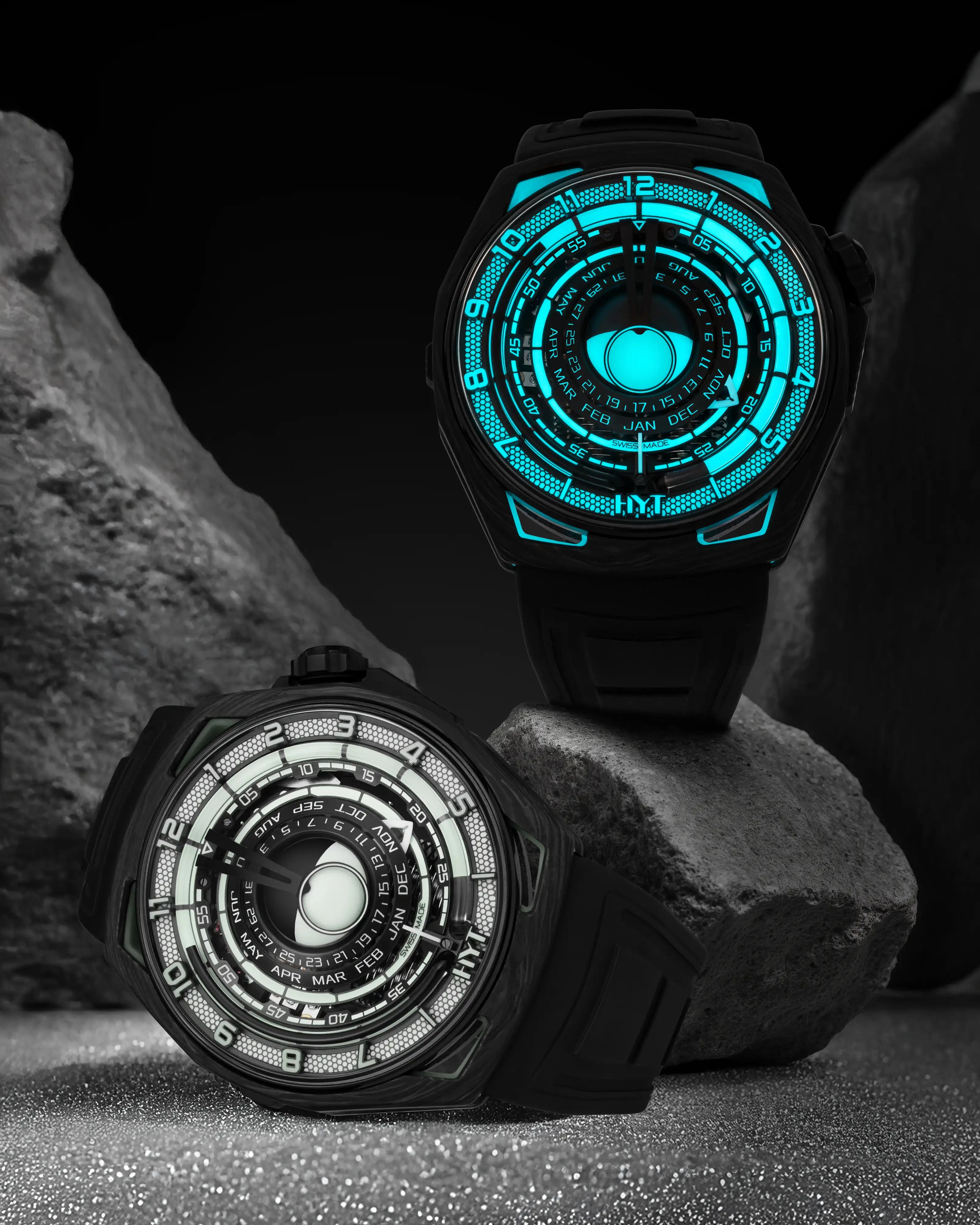  Moon Runner White Neon3