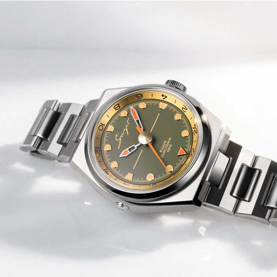 Watch in steel 1970 DualTrack Singer