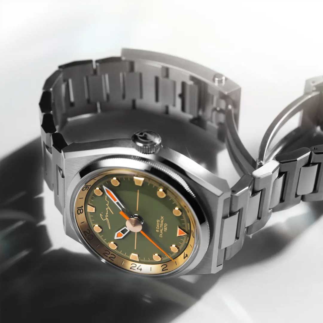 Watch in steel 1970 DualTrack Singer