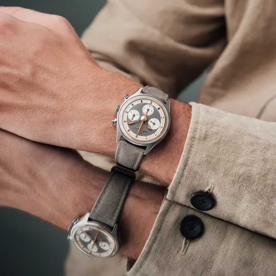 Watch in steel Heritage Singer