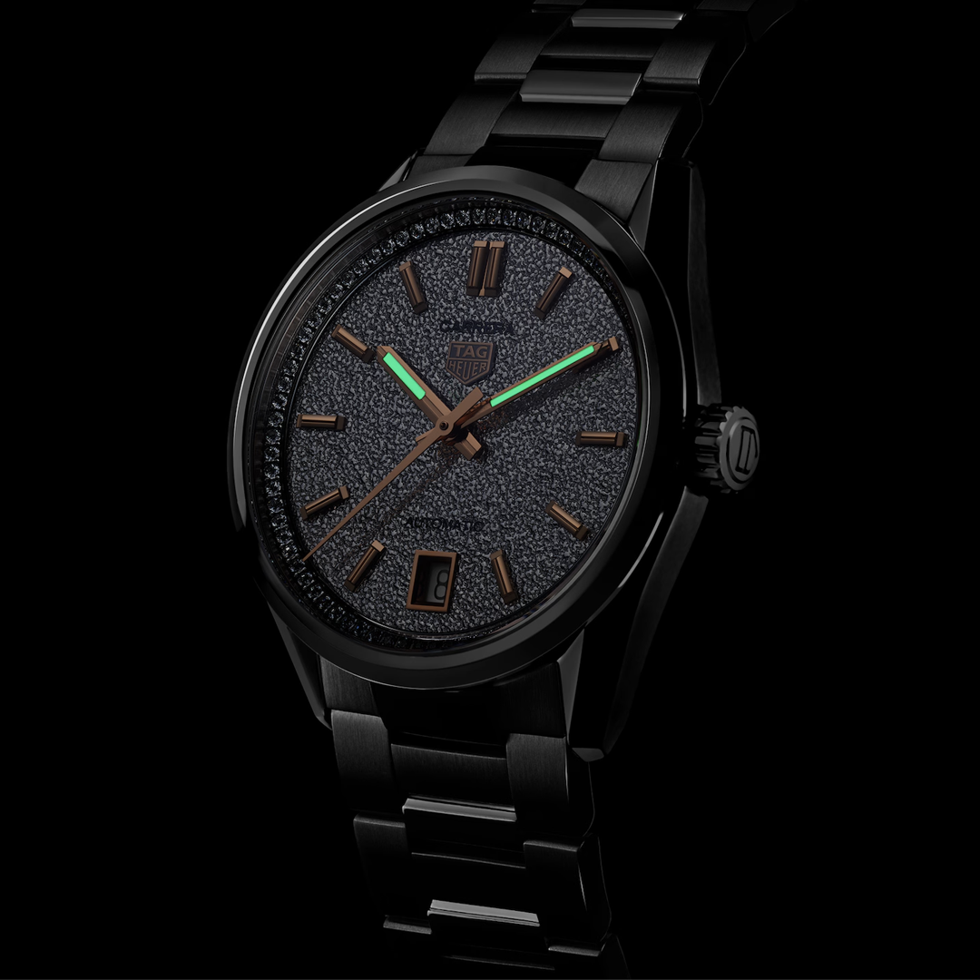 Watch in steel Carrera Date Tag heuer