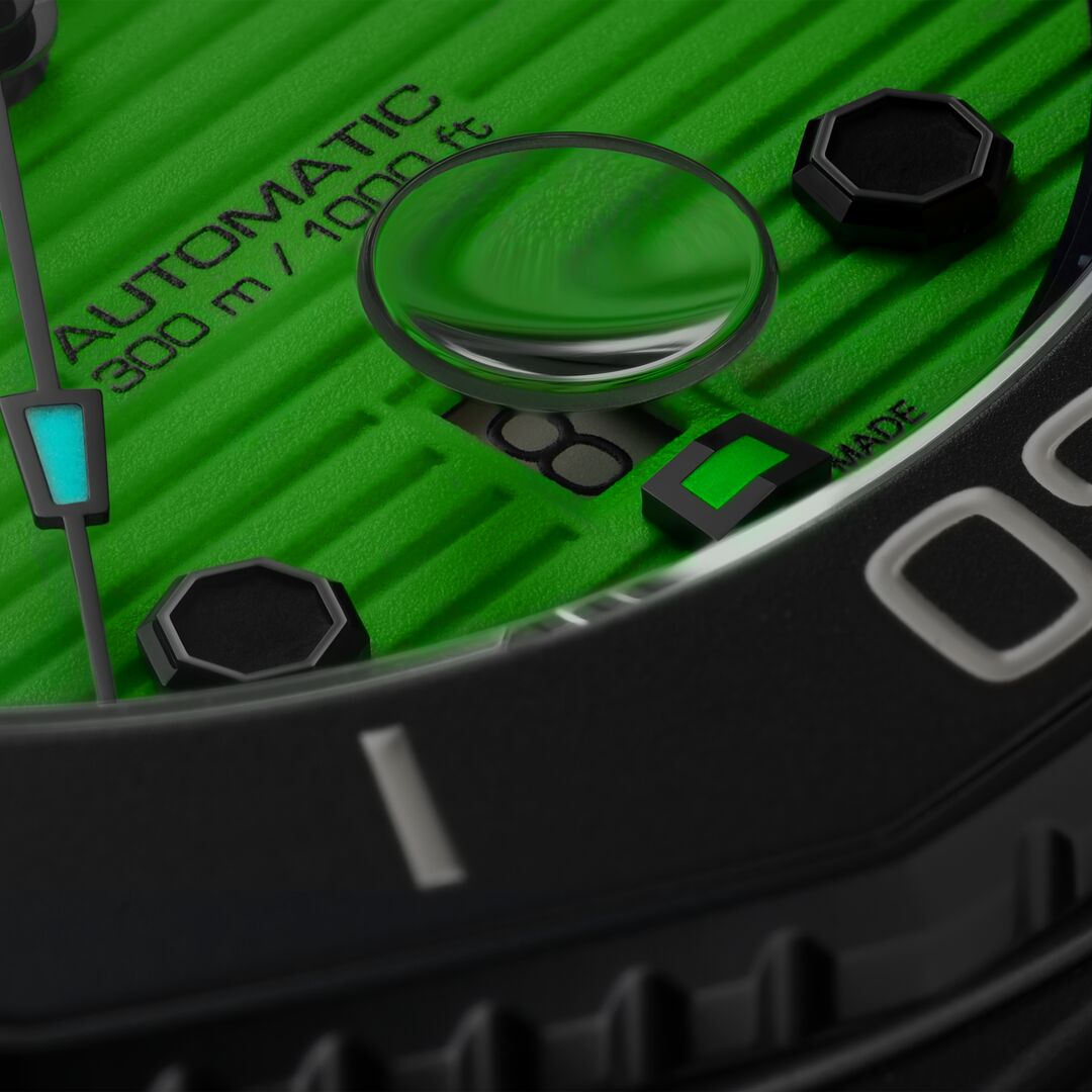 Watch in carbon Aquaracer Professional 300 Date Tag heuer