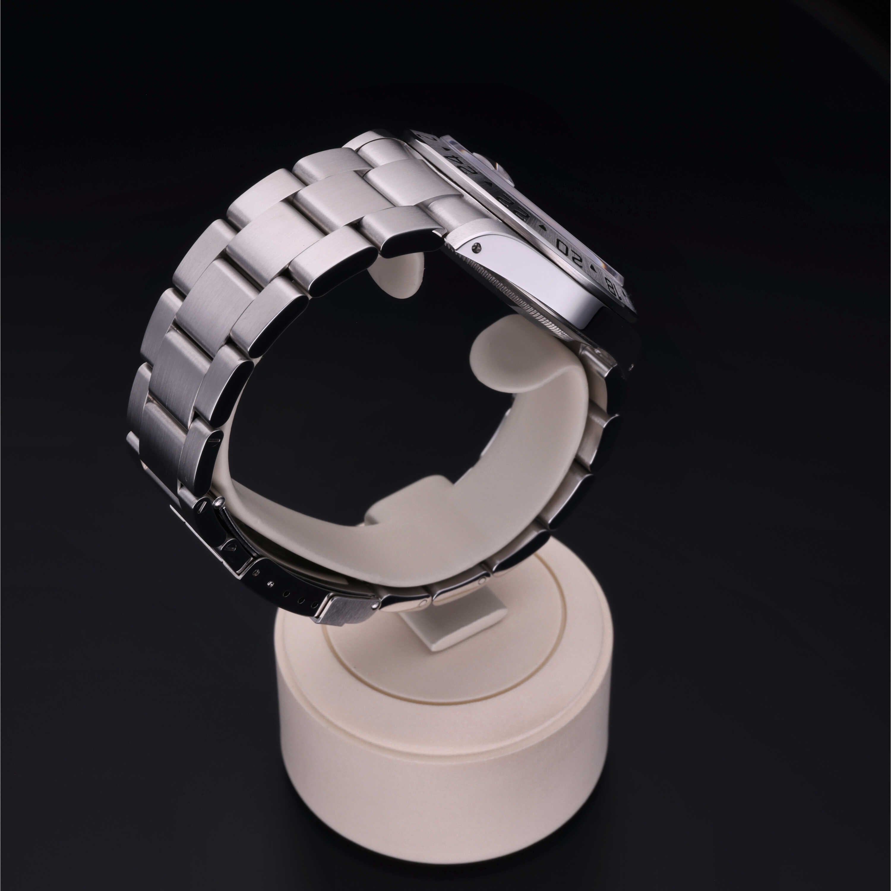 Rolex Certified Pre-Owned Oyster Perpetual Explorer II 40 mm Oystersteel 1992 16570 