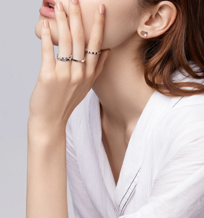 Gioiello in oro rosa Orecchini Bee De Chaumet Chaumet