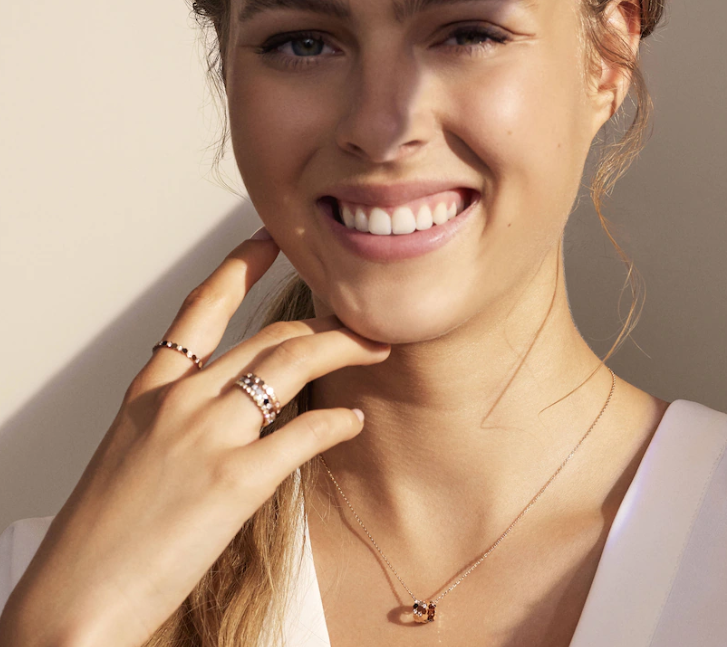 Gioiello in rose gold Bee De Chaumet necklace Chaumet