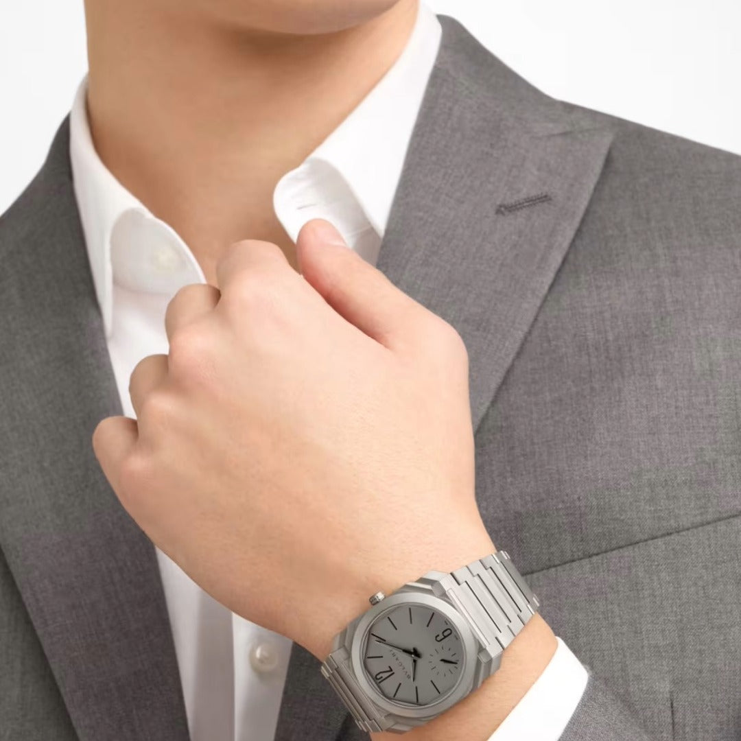 Watch in titanium Octo Finissimo Bulgari
