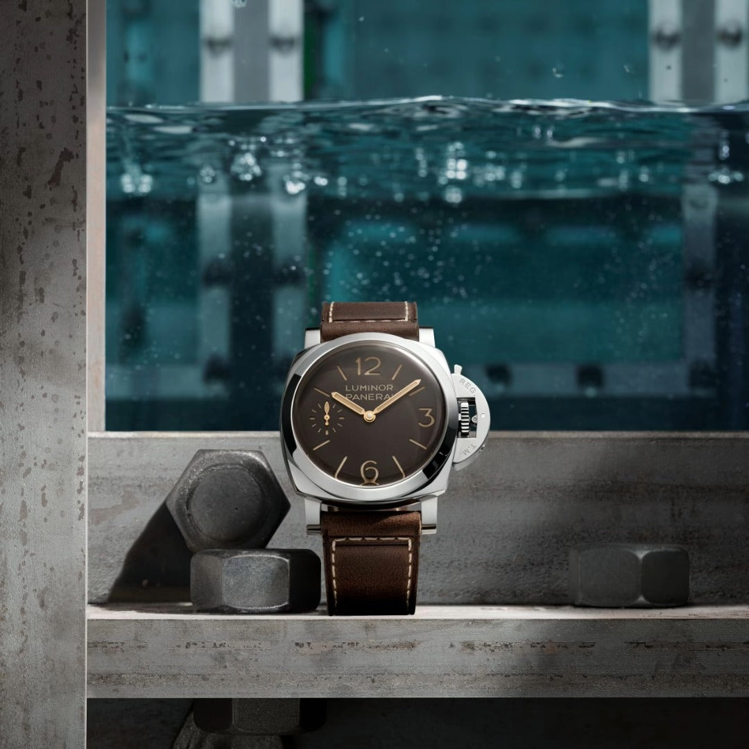 Watch in steel Luminor Panerai