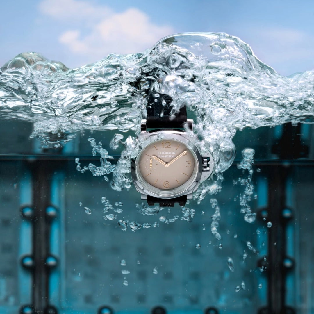 Watch in steel Luminor Panerai