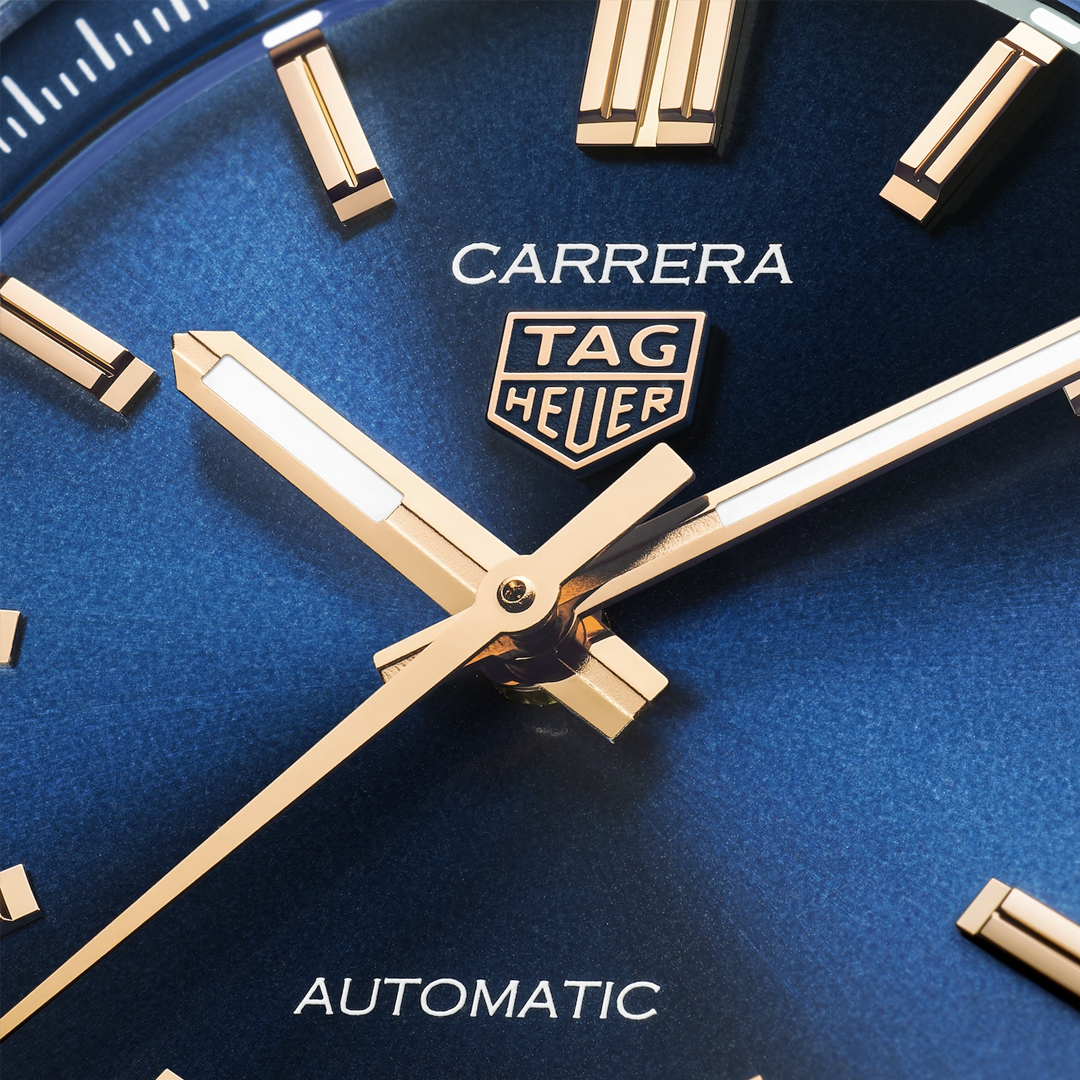 Watch in steel Carrera Date Tag heuer
