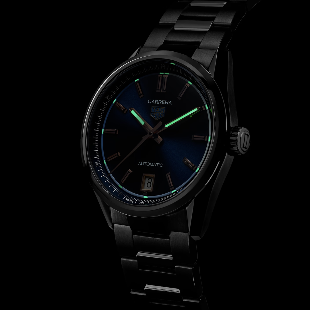 Watch in steel Carrera Date Tag heuer
