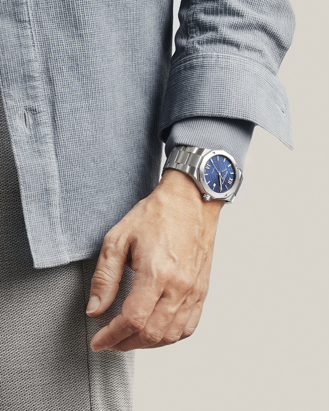 Watch in steel Riviera Baume et mercier