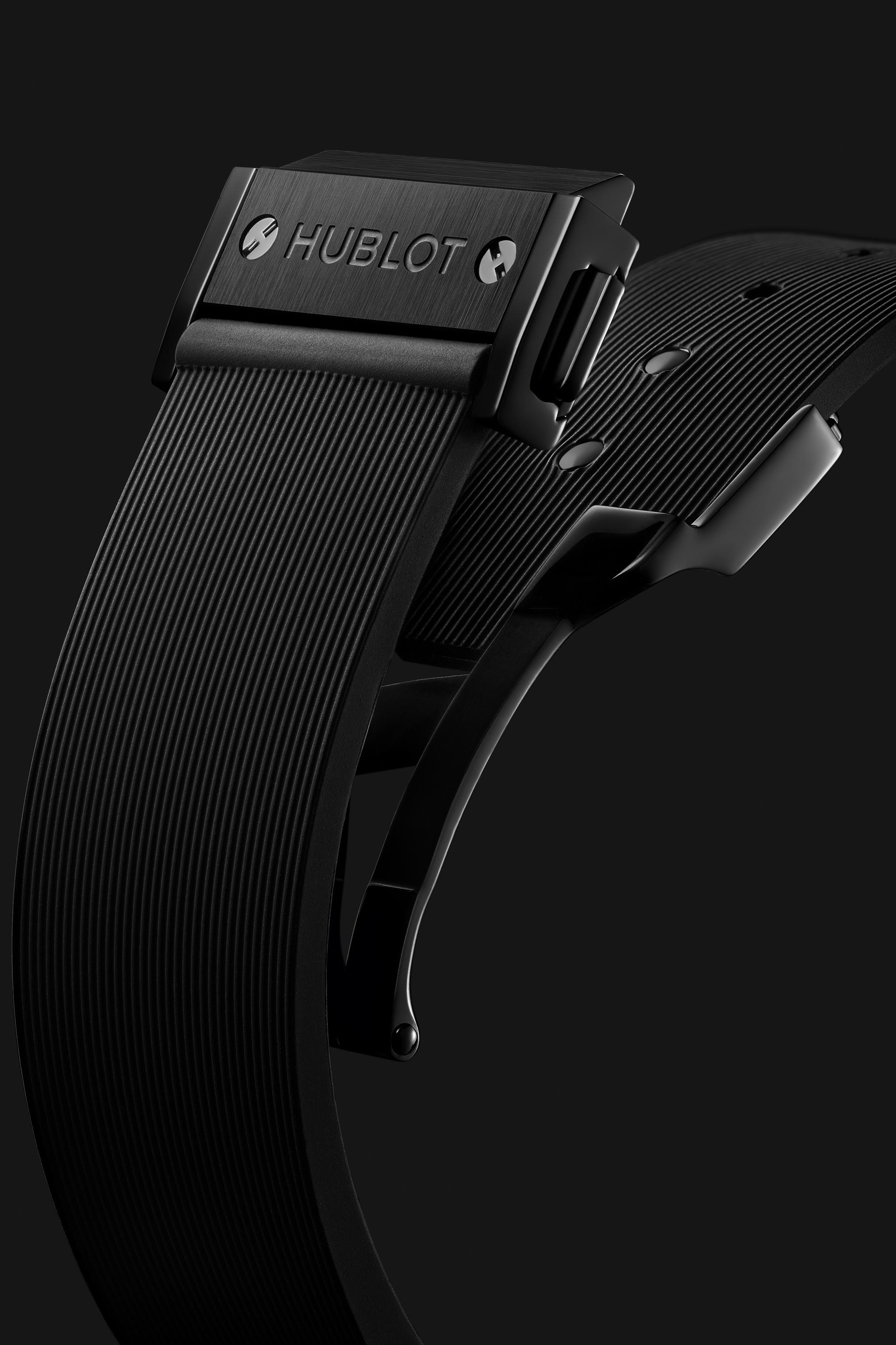 Watch in steel Classic Fusion Black Magic Hublot