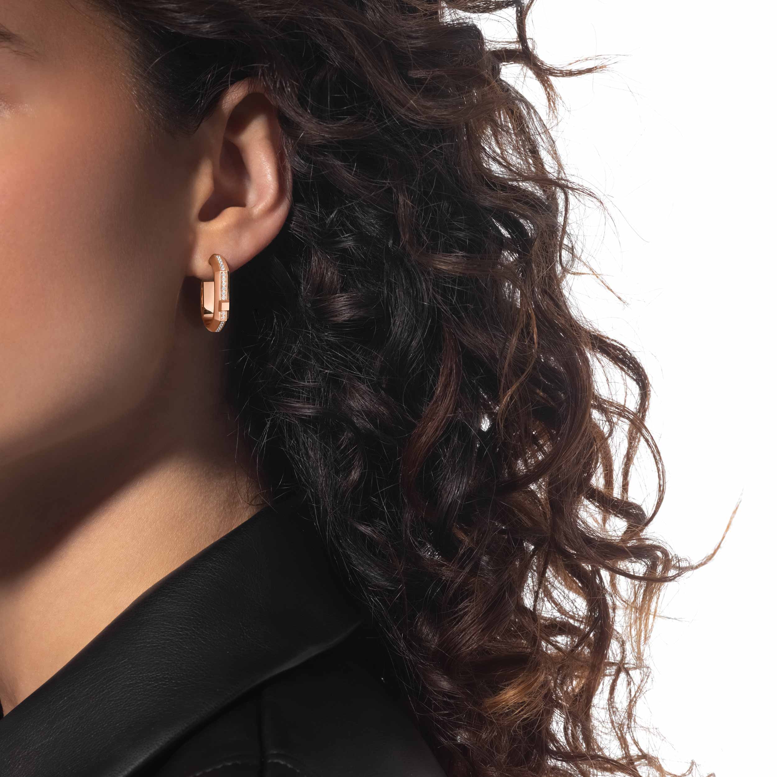 Gioiello in rose gold Moderniste single pavé hoop earring small Messika