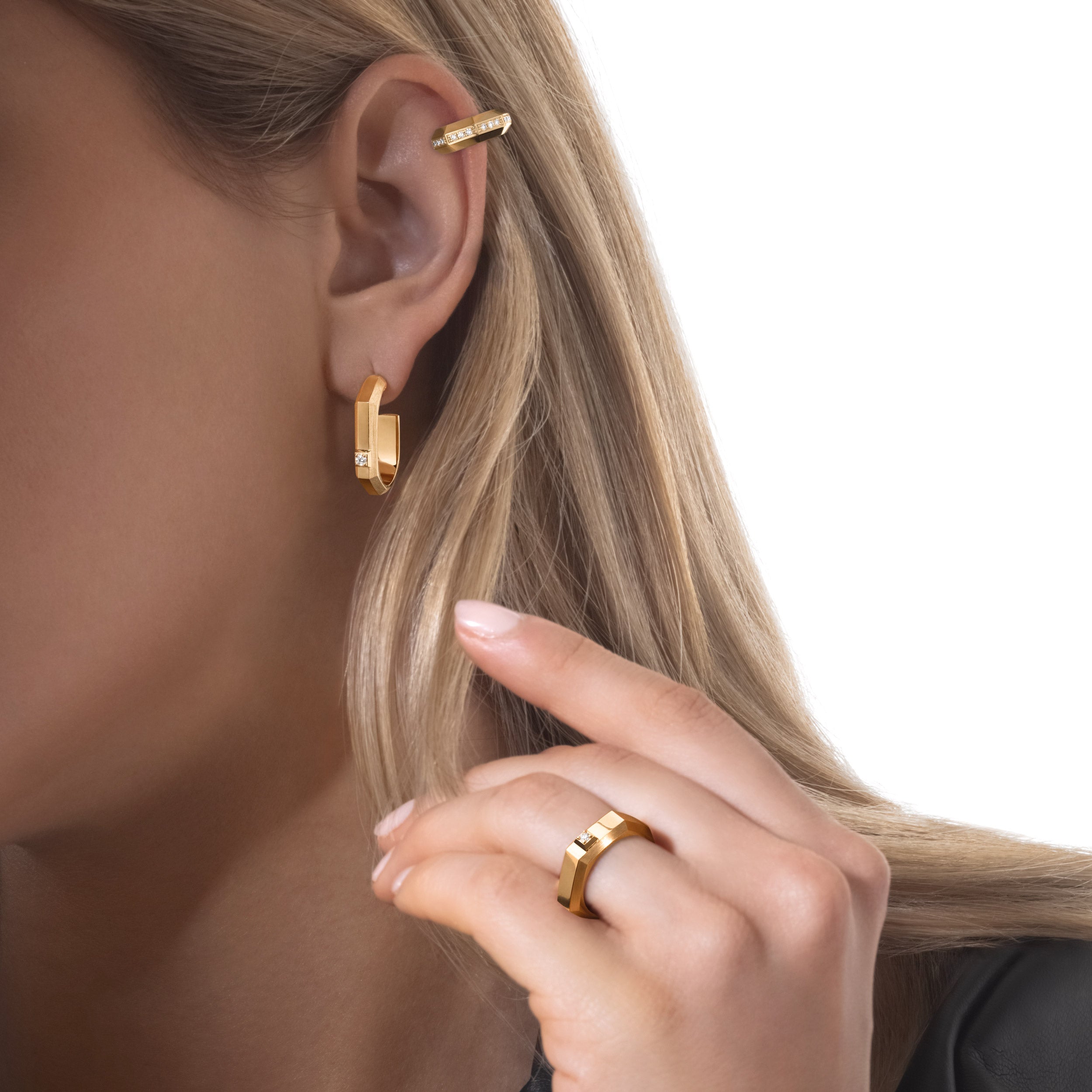 Gioiello in yellow gold Moderniste single hoop earring small Messika