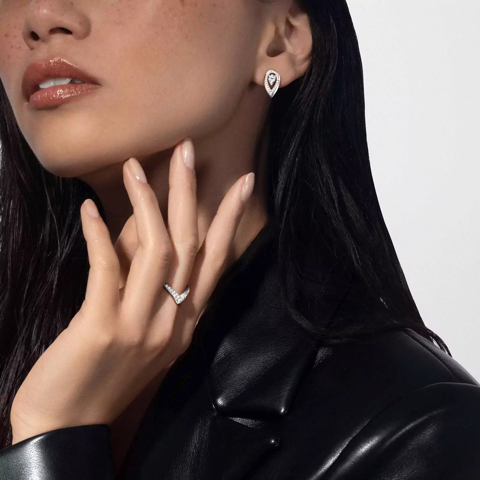 Ring in white gold Fiery Pavé-Set Wedding Ring Messika