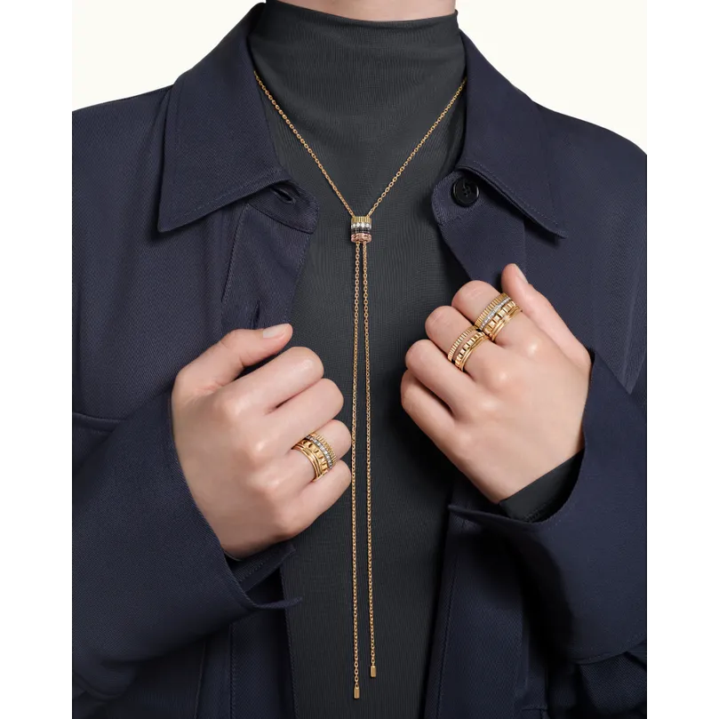 Gioiello in oro bianco giallo rosa Collana Quatre Classique Tie, modello grande Boucheron